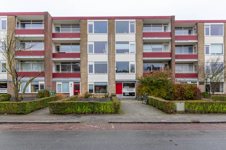 Meteoorstraat 23 in Groningen foto