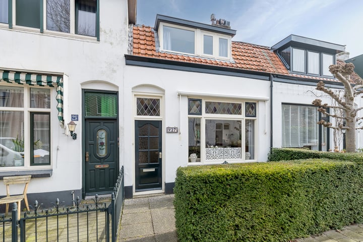 Meulenwiekelaan 27 in Bussum foto