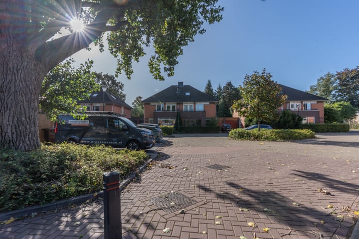 Mezenhof 14A in Soest foto