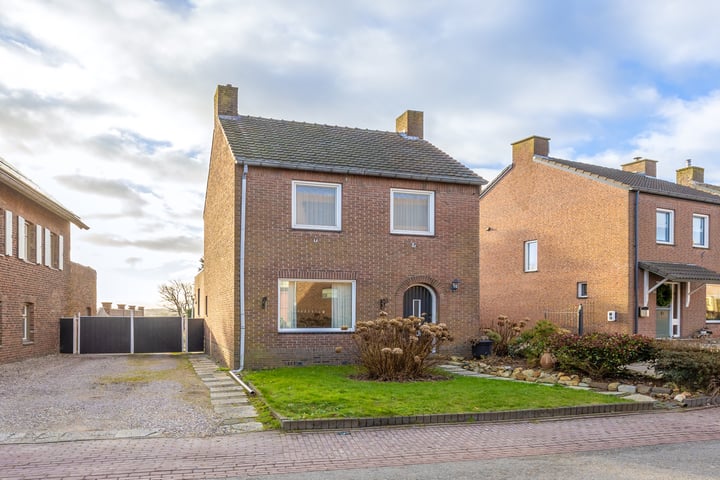 Mheerderweg 19 in Banholt foto