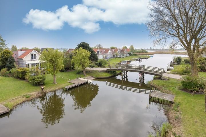 Middelgronden 44 in Makkum foto