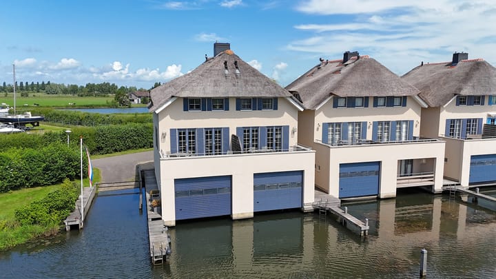 Middelweg 107 in Stavoren foto