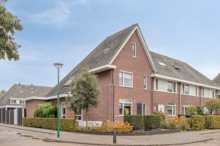 Middelwijk 1 in Rhenen foto