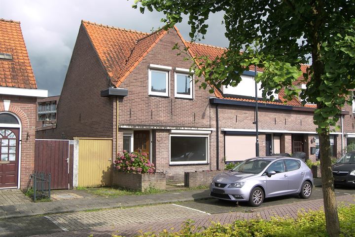 Middenlaan 47 in Oosterhout foto