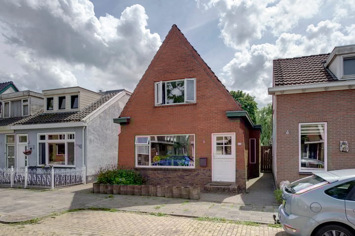 Middenstraat 100 in Sappemeer foto