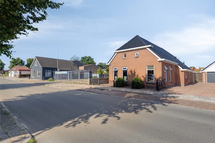 Middenweg 4 in Veendam foto