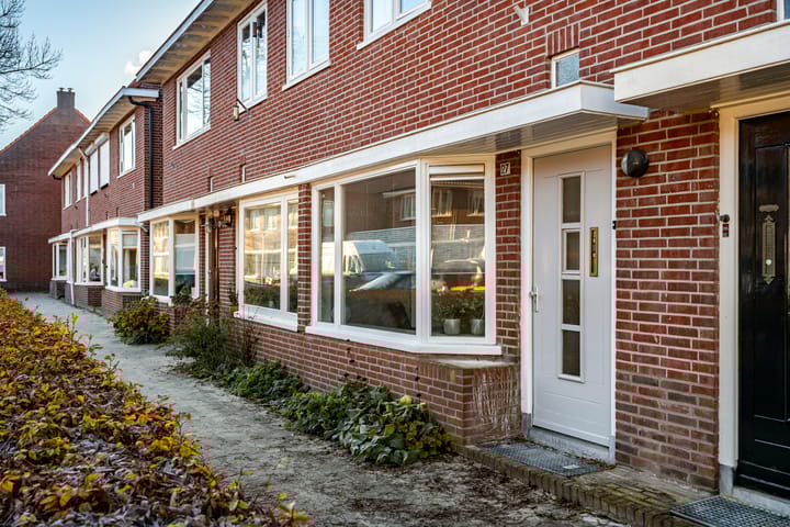 Minister De Visserstraat 27 in Enschede foto