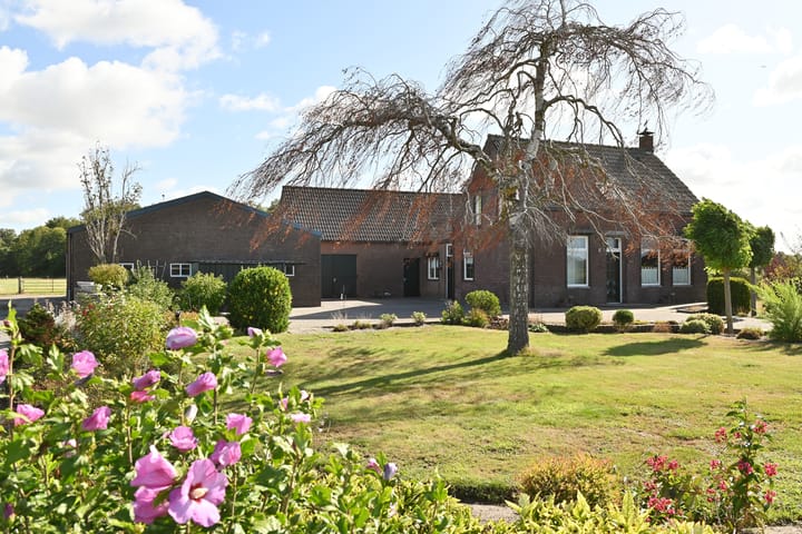 Moerstraatseweg 152 in Steenbergen foto