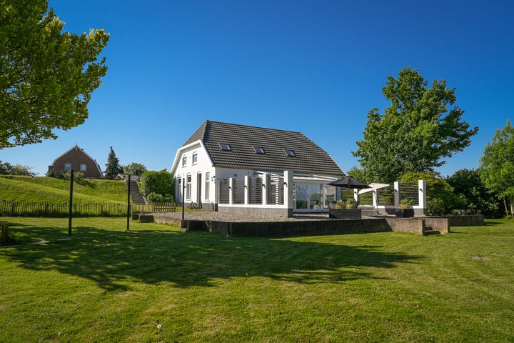 Molendijk 4 in Alphen