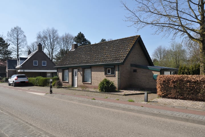 Moleneindsestraat 11 in Hoeven foto