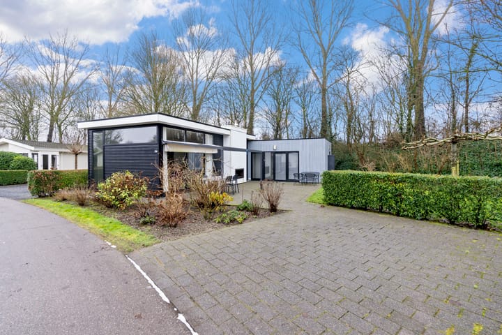 Molengroet 1-730 in Noord-Scharwoude foto