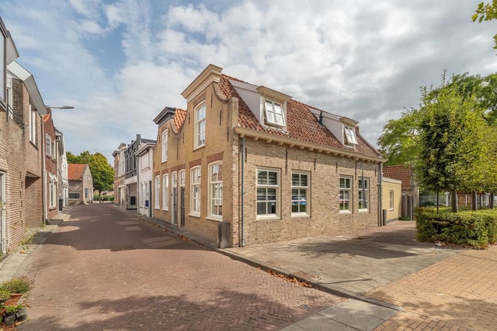 Molenstraat 2 in Sint-Maartensdijk foto