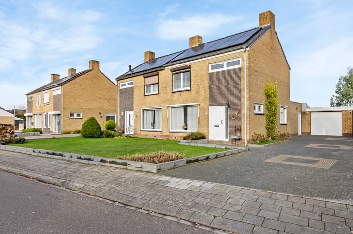 Molenstraat 35 in Roosteren foto