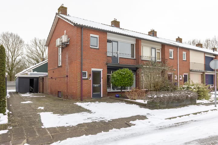 Montgomerystraat 11 in Groenlo foto