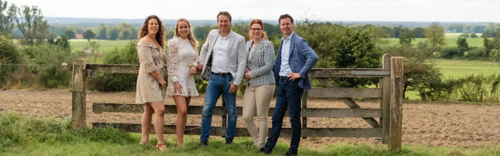 Team foto van Morskieft De Twentsche Makelaar | Buitenstate