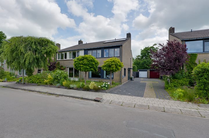 Mozartweg 5 in Eelde foto