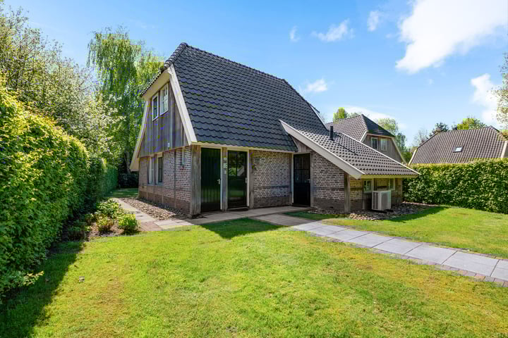 Mr. J.B. Kanweg 3-8 in Witteveen foto