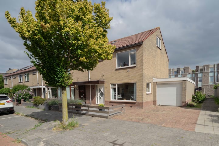 Munnikenweide 1 in Beverwijk foto