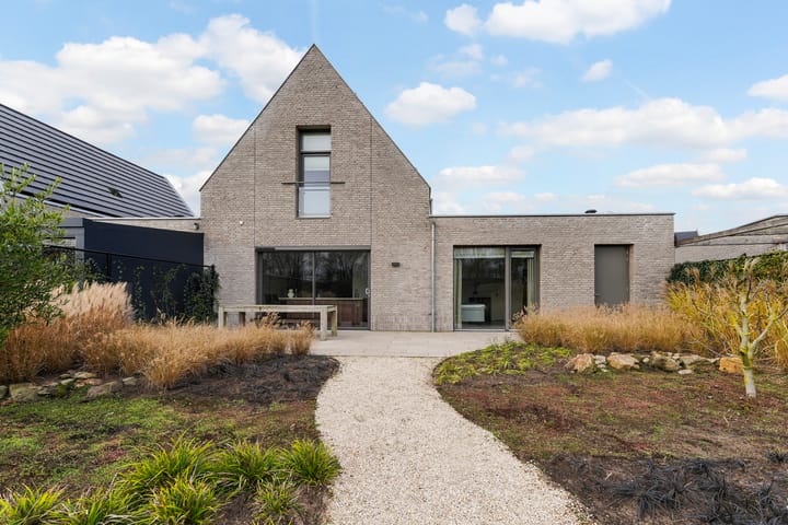 Murano 49 in Waalwijk foto