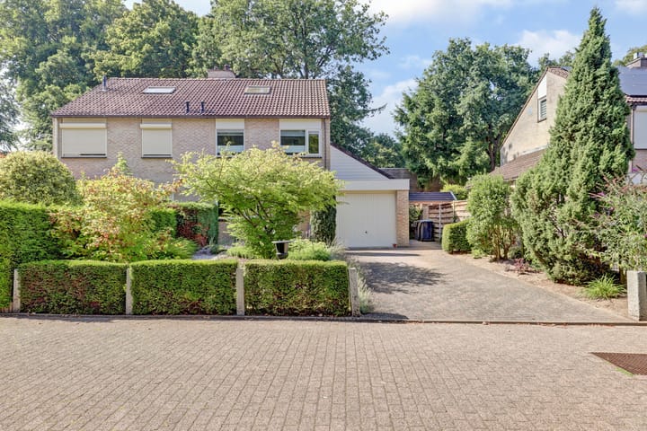 Naaldhof 10 in Nunspeet foto