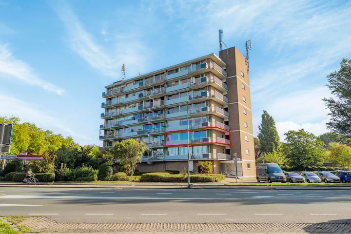 Nagtegaalplaats 121 in Dordrecht foto