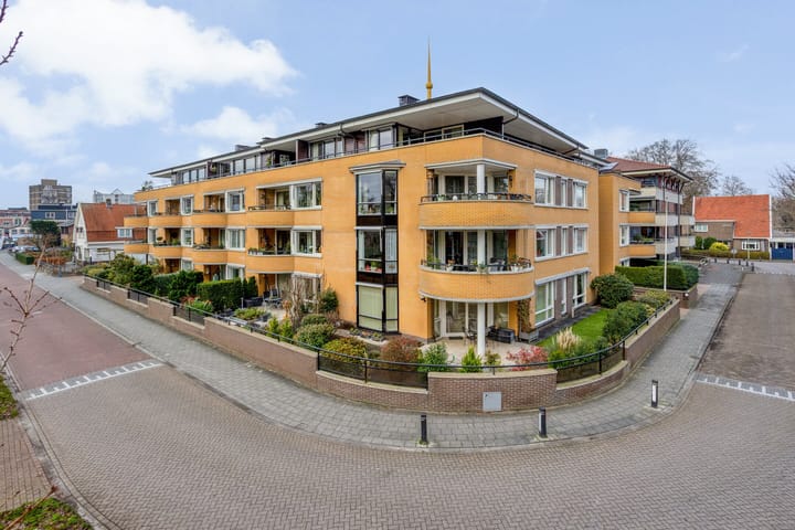 Nassaulaan 15 in Emmen foto