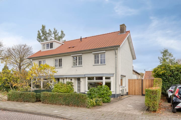 Nassaustraat 18 in Son en Breugel foto