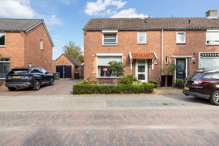 Nassaustraat 44 in Rijssen foto