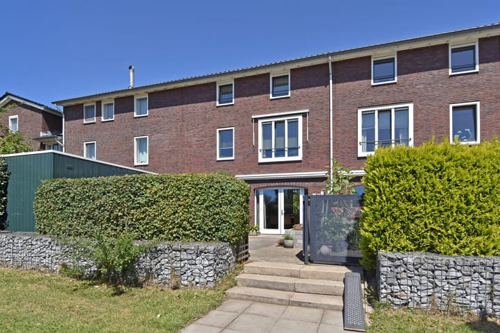 Neogotiekhof 4 in Nootdorp foto