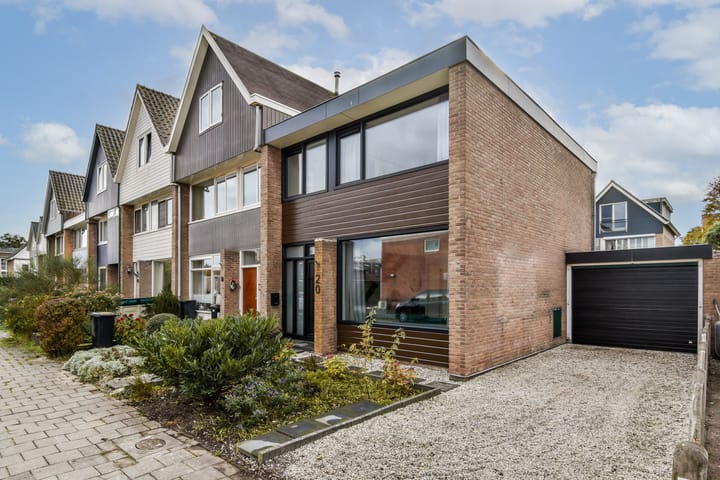 Newtonstraat 20 in Badhoevedorp foto