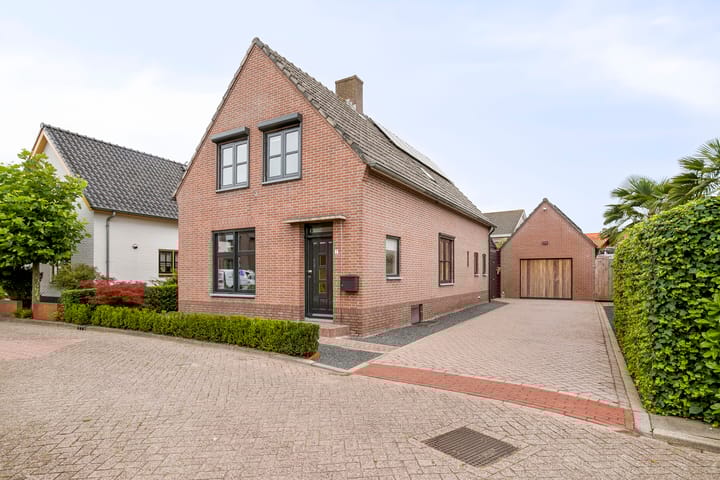 Nicolaas Hooijkaasstraat 2 in Zuilichem foto