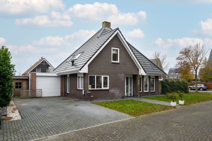 Nienke van Hichtumweg 97 in Heerenveen foto