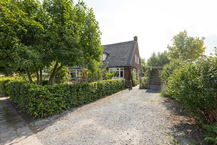 Nieuw-Loosdrechtsedijk 127 in Loosdrecht foto