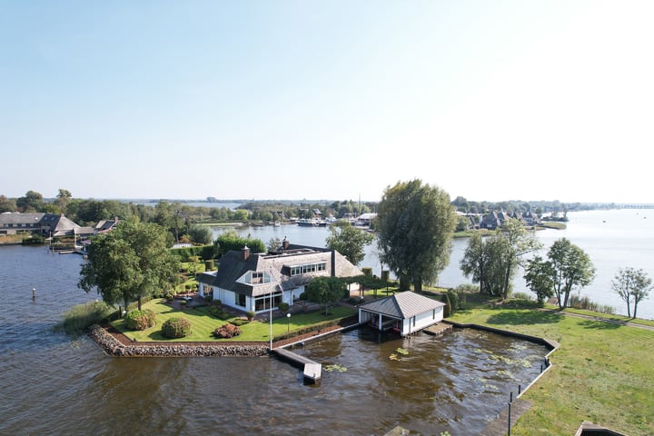 Nieuw-Loosdrechtsedijk 306 in Loosdrecht foto
