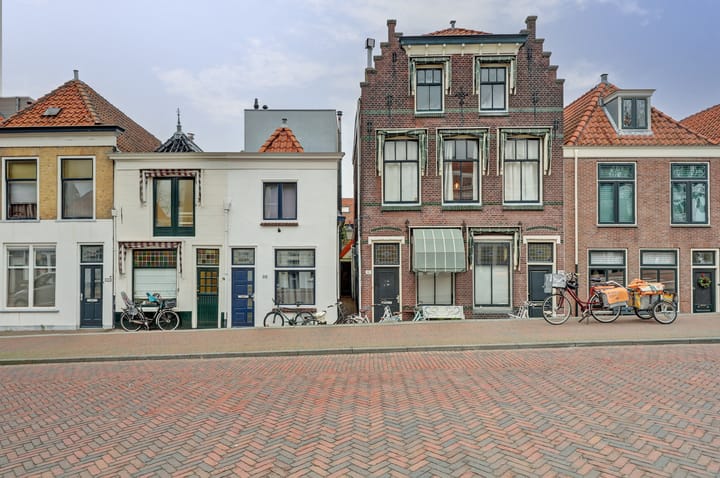 Nieuwe Langendijk 100 in Delft foto