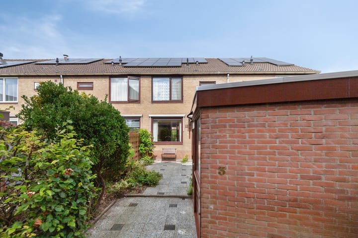 Nieuwesluisplein 3 in Heenvliet foto