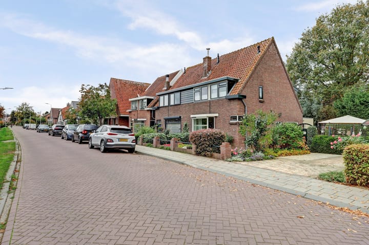 Nieuwestraat 61 in Strijen foto