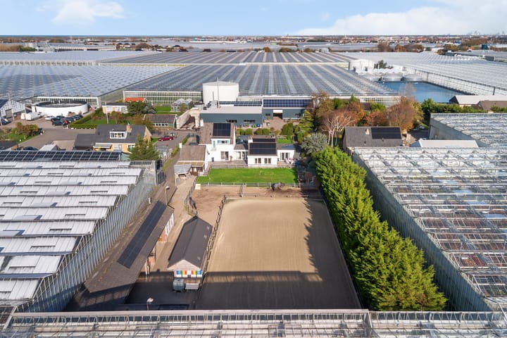 Nieuwlandse Polderweg 19 in Hoek van Holland foto