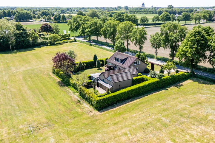 Nieuwlandweg 4 in Oudenbosch foto