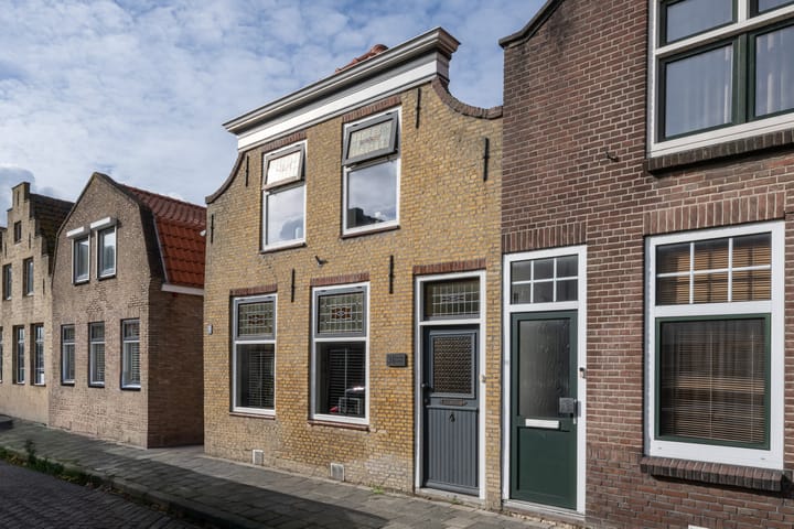 Nieuwstraat 31 in Oude-Tonge foto