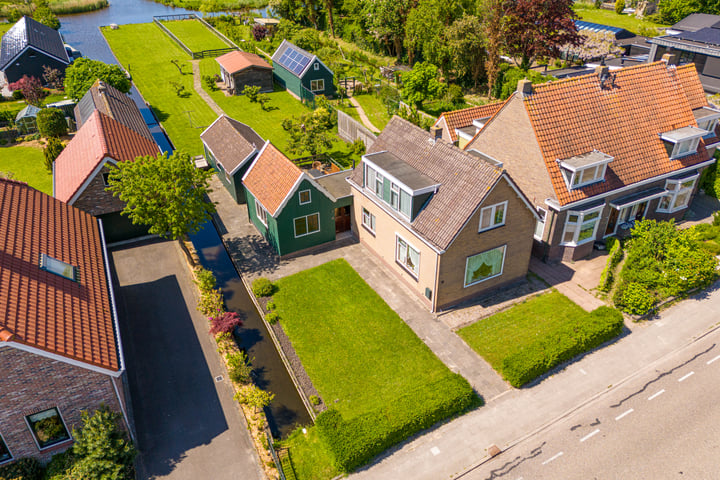 Noordeinde 15 in Oostzaan foto