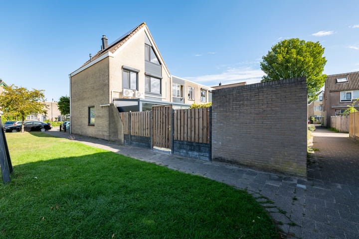 Noordhoren 24 in Hellevoetsluis foto