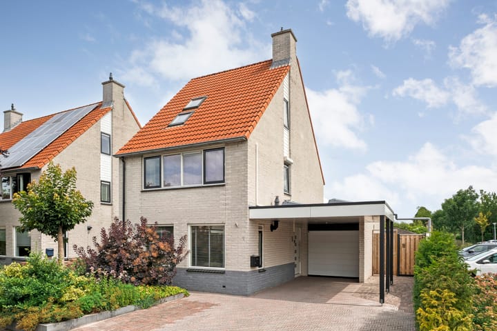 Noordse Stern 1 in Emmen foto