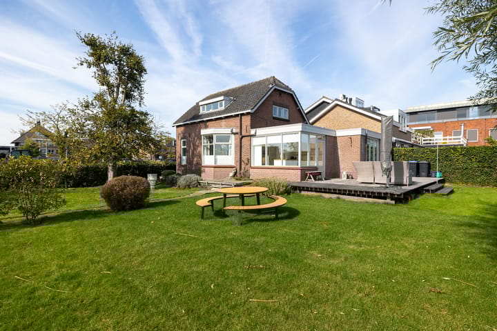 Notaris d'Aumerielaan 33 in Reeuwijk foto