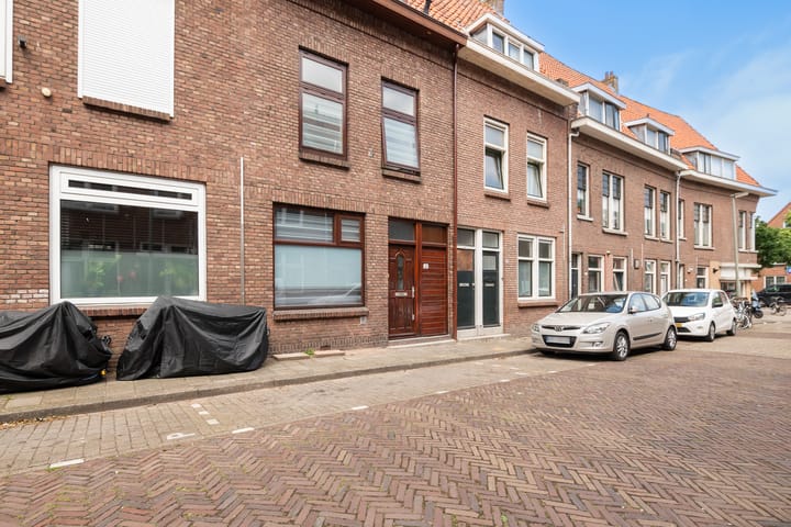 Numansdorpsestraat 8 in Schiedam foto
