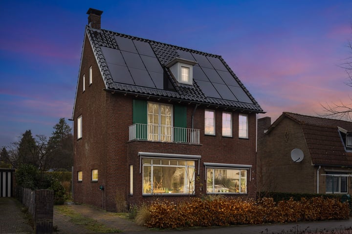 Oelerweg 98A in Hengelo foto