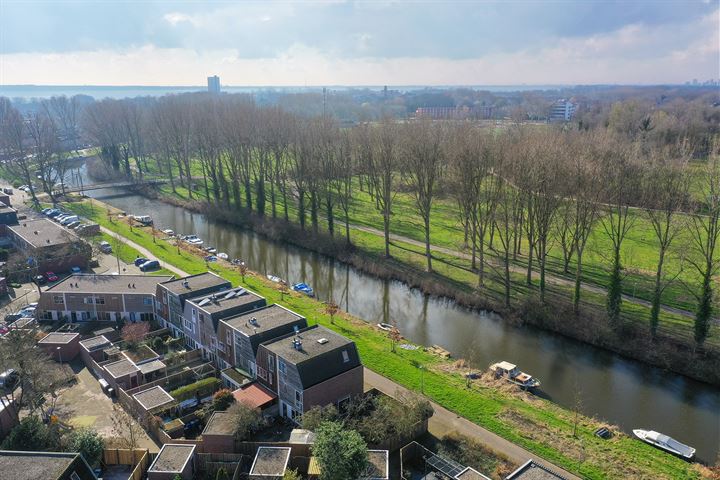 Oevergriend 73 in Almere foto