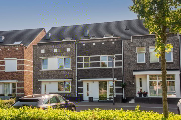 Oeverlaan 31 in Borne foto