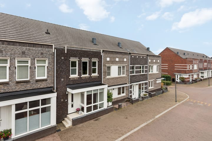 Oeverlaan 35 in Borne foto