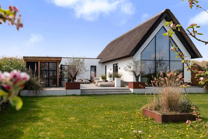 Oeverwalweg 231 in Almere foto